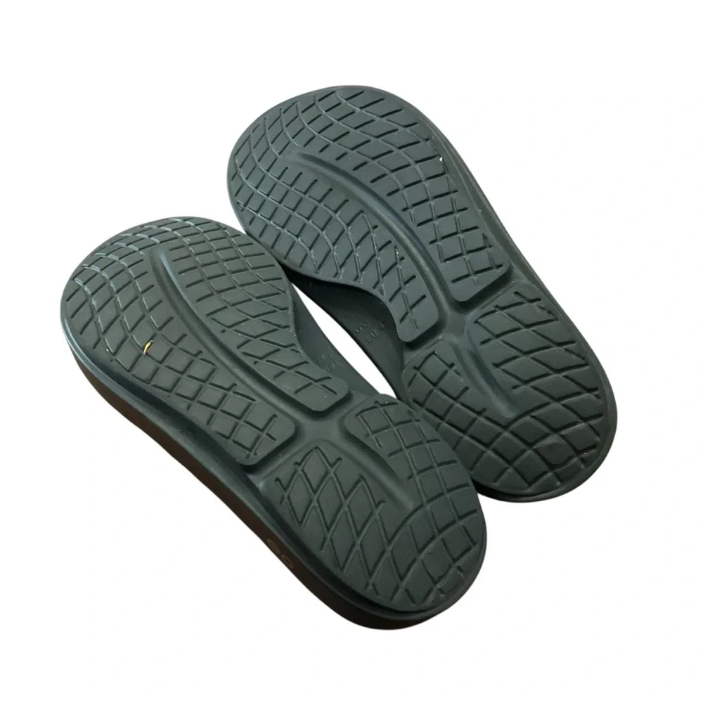 Oofos Ooahh Sport Slide Sandals Men's 10 Women's 12 Black Recovery Comfort